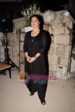 Pooja Bhatt at the launch of Tommy Hilfiger footwear in Mumbai on 9th March 2011 (5).JPG